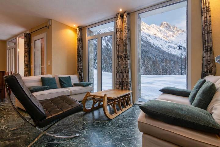 Chalet pour 8 personnes, avec balcon, adapté aux familles à Chamonix-Mont-Blanc