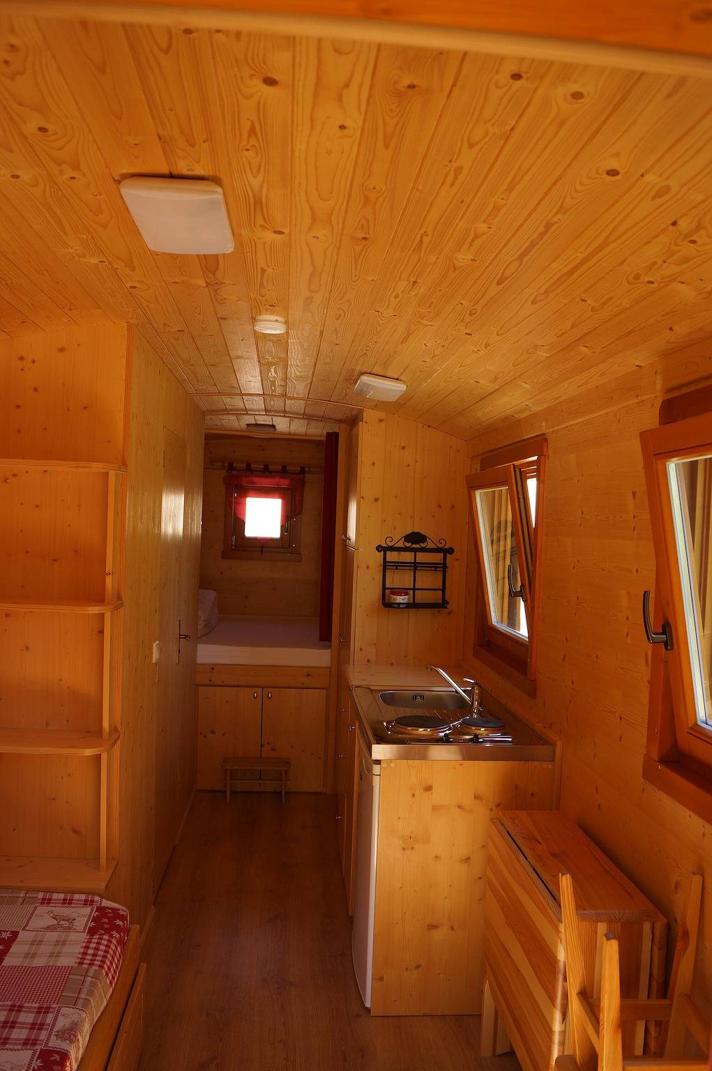 Casa móvil 'Roulotte Chamois' con vistas a la montaña y terraza compartida in Saint-Sorlin-d'Arves, Región de Saint-Jean-de-Maurienne