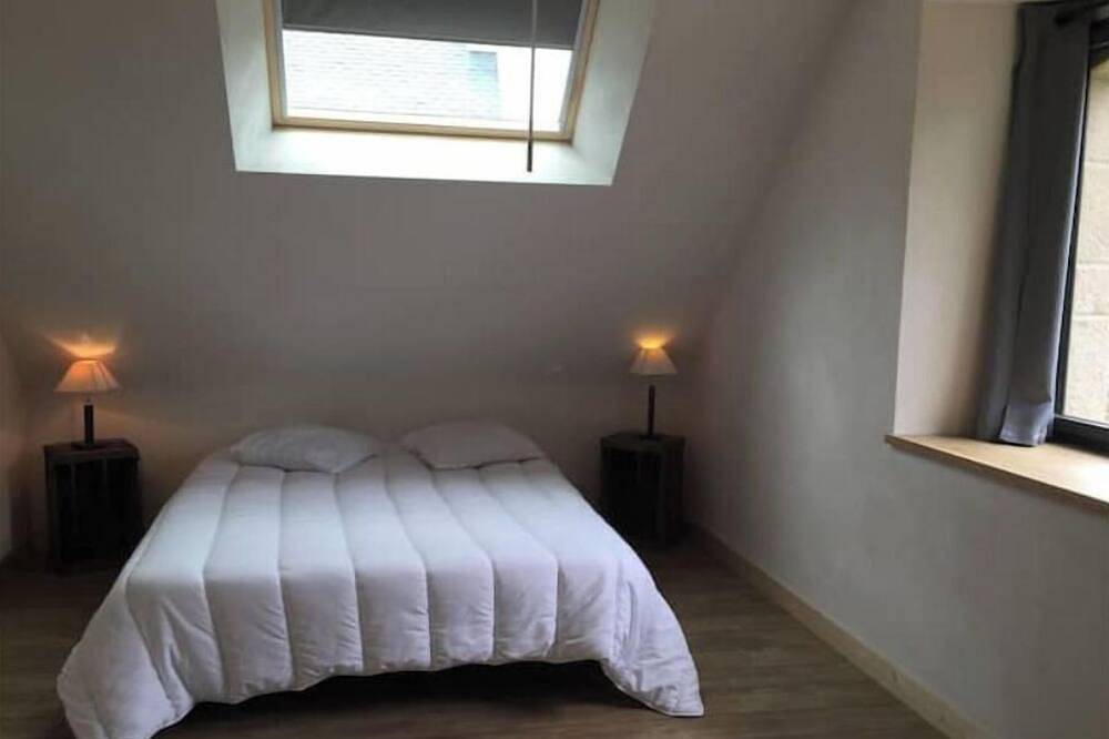 Petite Maison Piscine et Vue sur la mer - Grange Est in Locoal-Mendon, Côte des Mégalithes