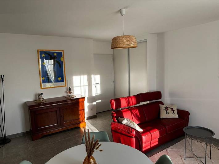 Gîte pour 2 personnes, avec terrasse ainsi que piscine et vue à Halsou - 2