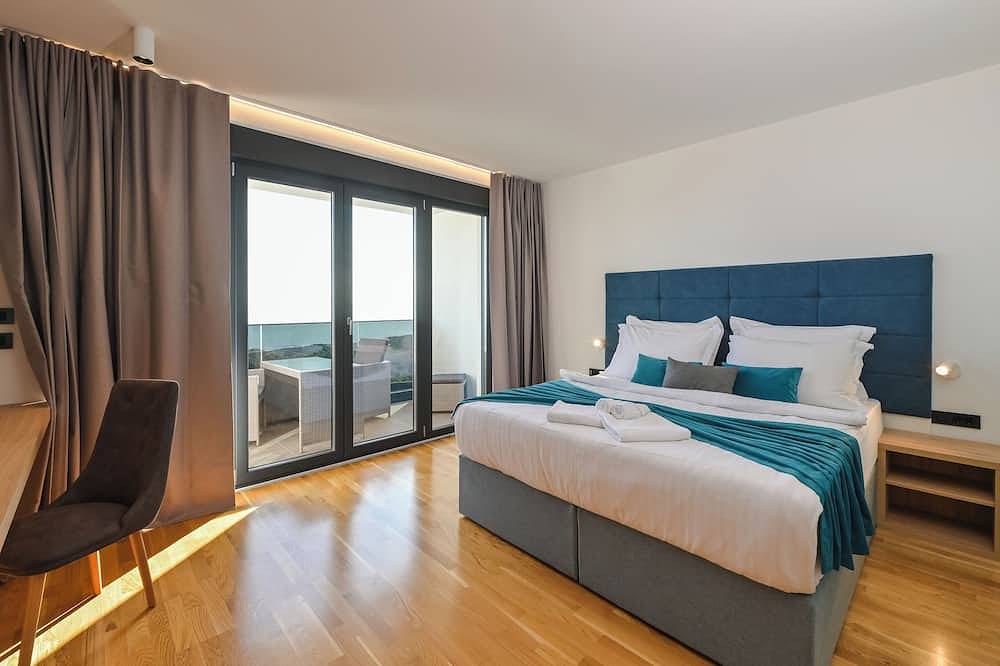 Elegant Villa Luna with Private Heated Pool in Gajac, Pag