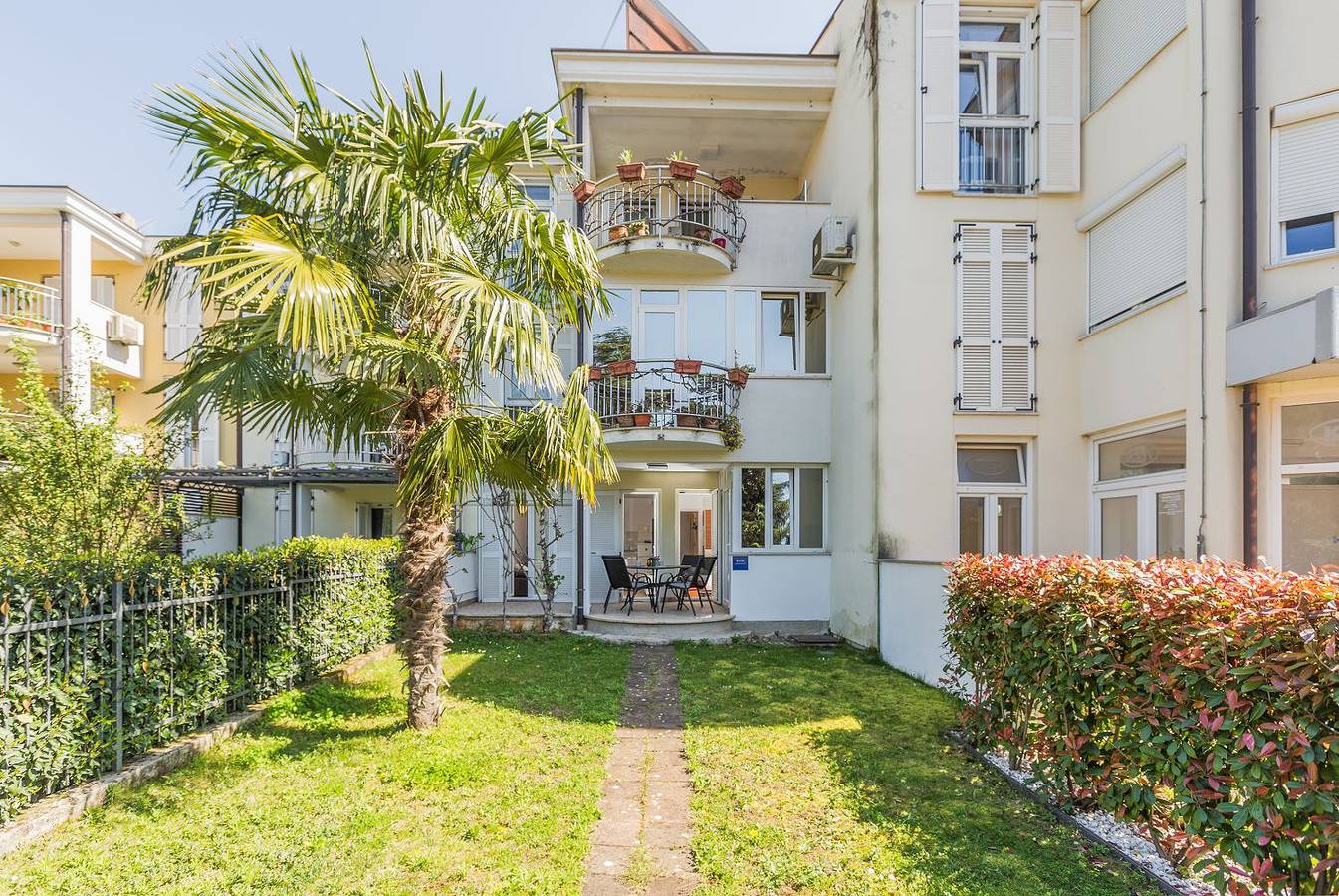 Appartamento intero, Malerisches Apartment mit mediterranem Garten - nur 450 Meter zum Strand in Parenzo, Parenzo (Grad)
