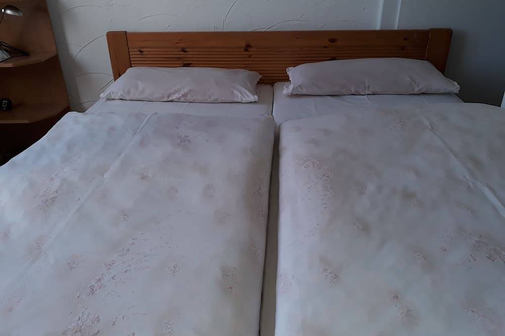 Ferienwohnung des Gutshauses Alt Krassow in Krakow am See, Mecklenburgische Seenplatte