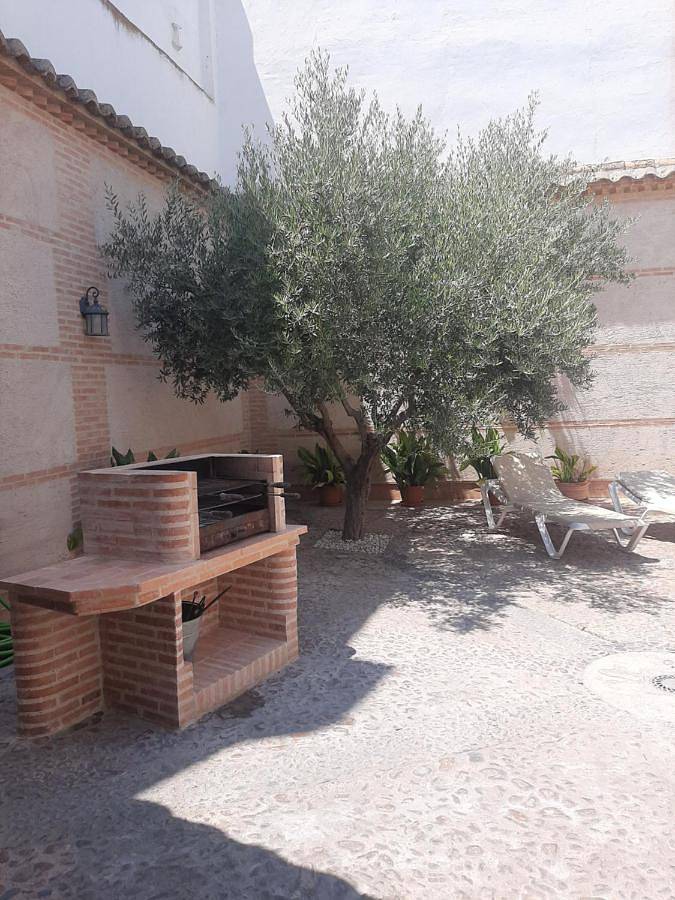 Casa rural para 15 personas, con piscina además de jardín y vistas, Se admiten mascotas en Campo de Calatrava - 2