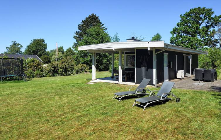 Ferienhaus für 4 Personen, mit Terrasse und Garten