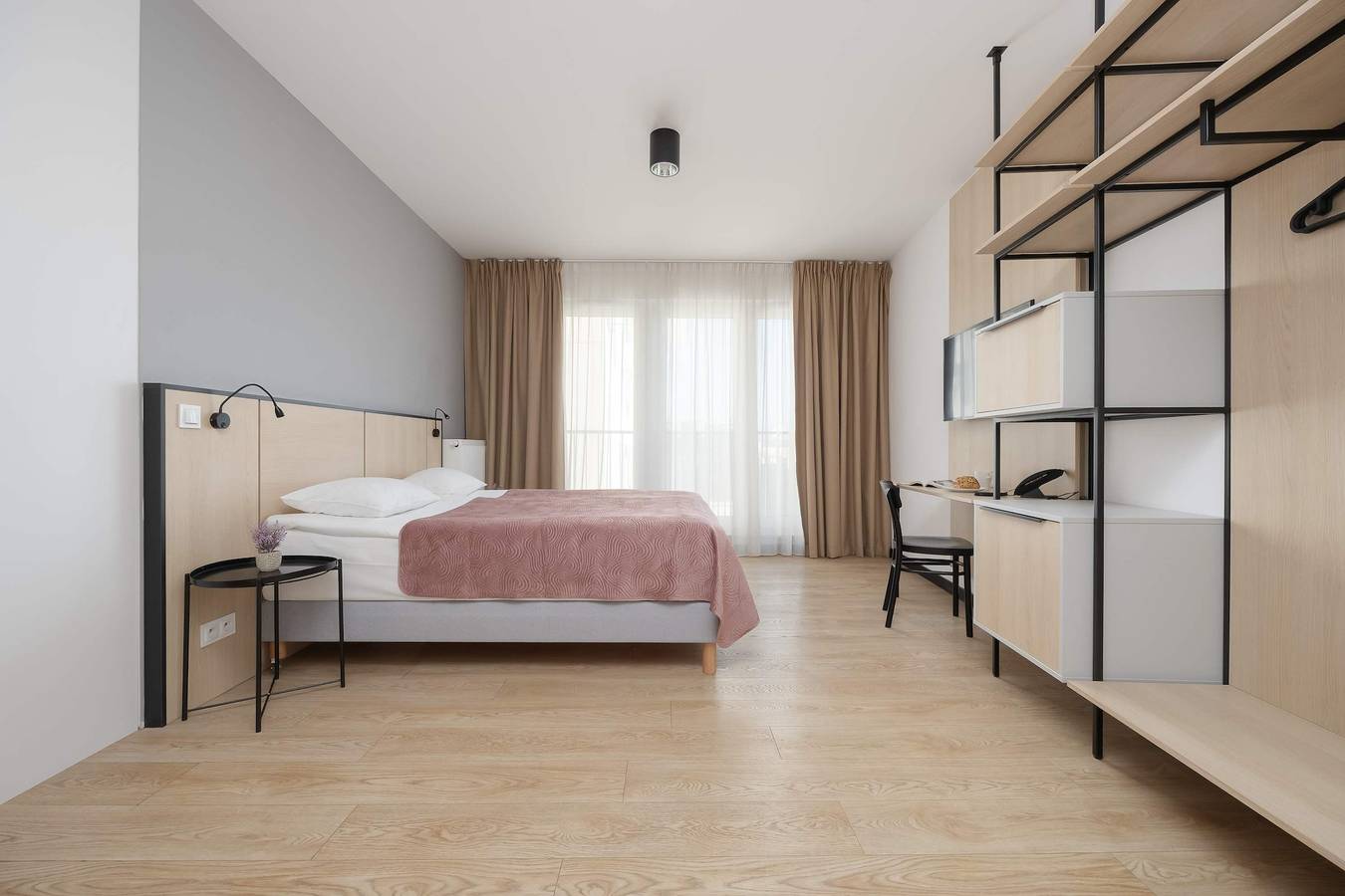 Apartamento entero, Functional Studio | 140 m to Metro | Pet Friendly in Varsovia, Mazovia (región)