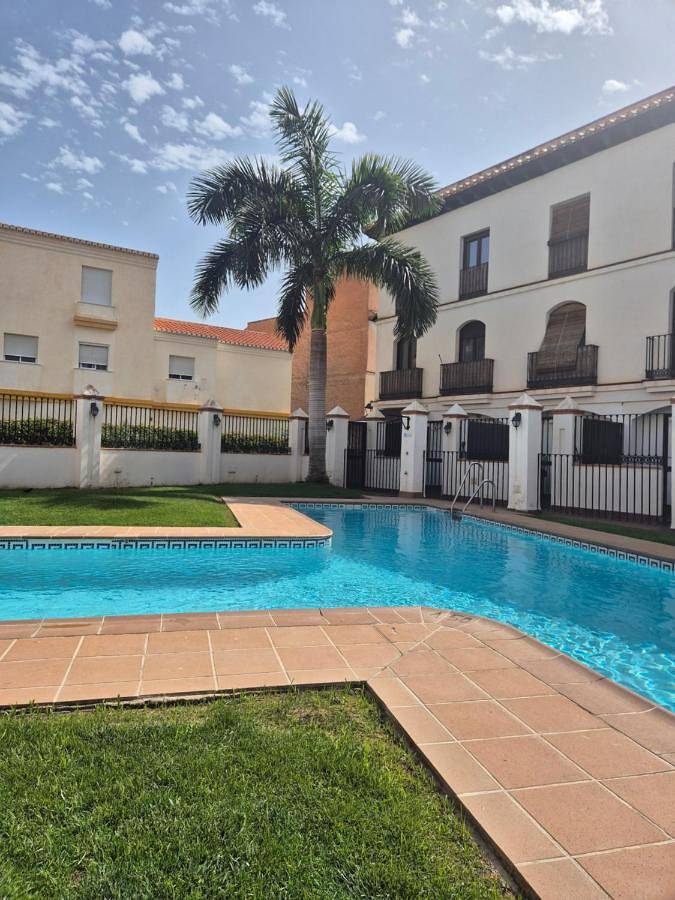 Apartamento para 5 personas, con piscina y terraza en Vélez de Benaudalla