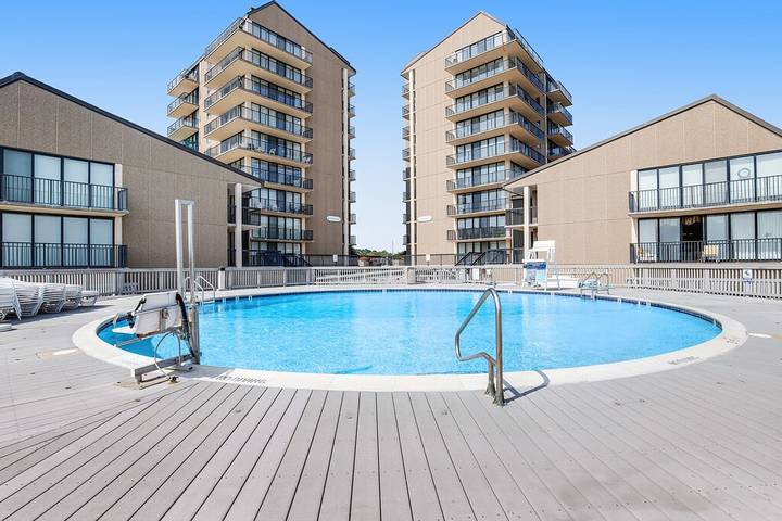 Vacation apartment for 3 people, with terrace and sauna as well as hot tub and pool in Delaware