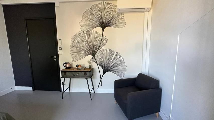 Gîte pour 2 personnes, avec terrasse et piscine ainsi que vue et jardin à Villeneuve-Minervois - 3