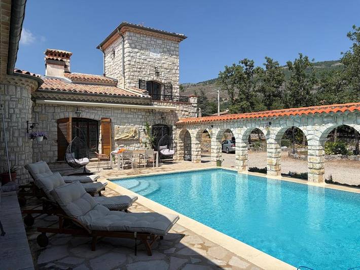 Villa für 16 Personen, mit Pool und Balkon - 1