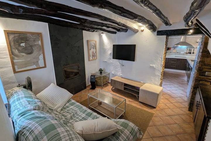 Townhouse with large terrace and mountain views in Málaga village in Villanueva del Rosario, Province de Málaga