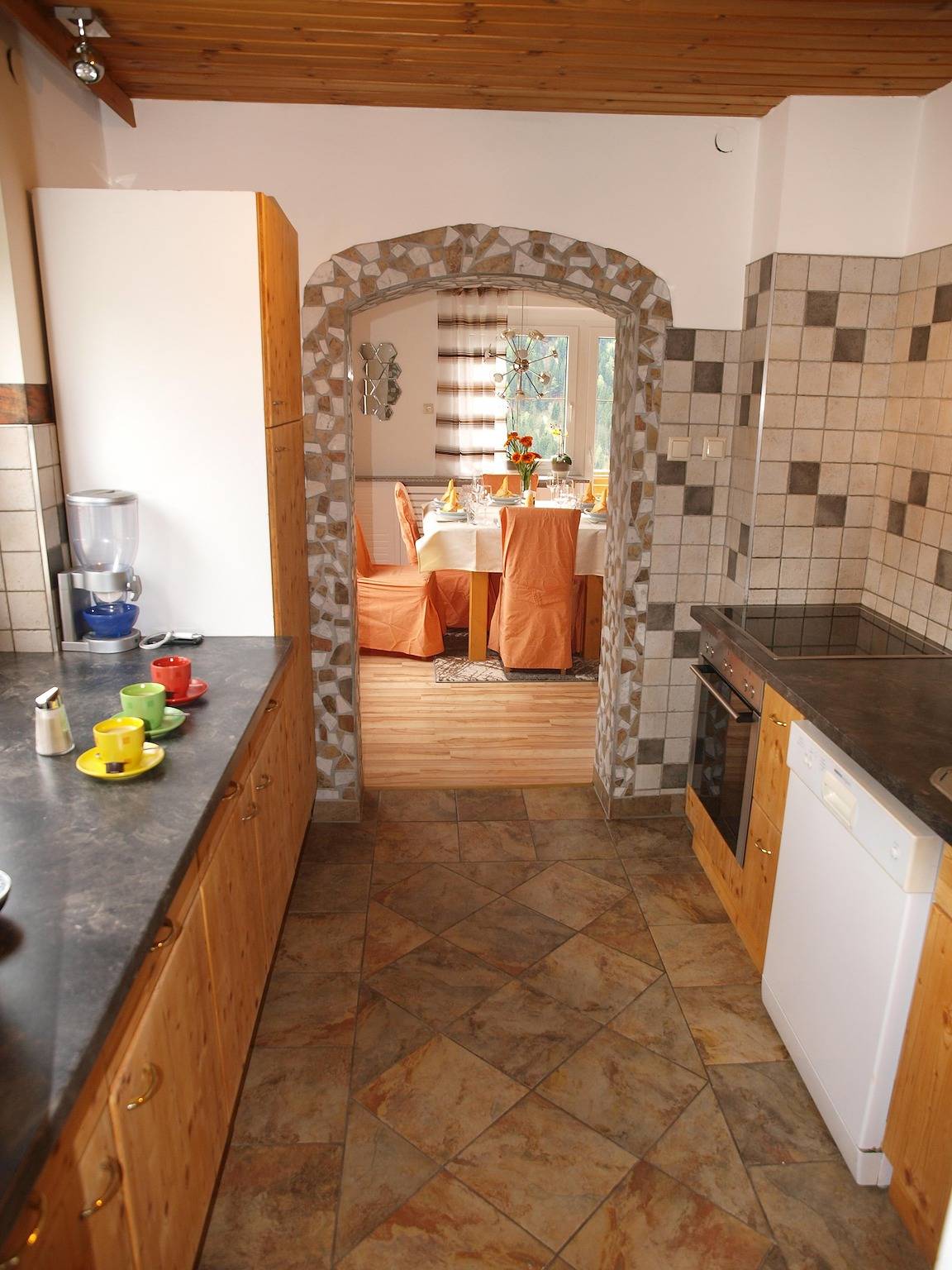 Ganze Ferienwohnung, Balkonappartement in Feld am See, Klagenfurt-Villach