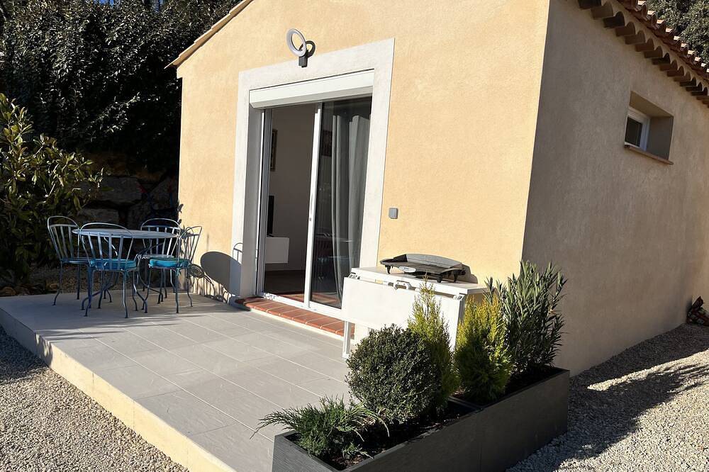 Appartement entier, Studio indépendant avec piscine entre la mer les gorges du Verdon et les lacs in Le Thoronet, Région de Draguignan