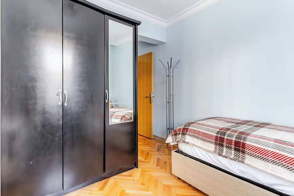 Ganze Wohnung, Lovely 3-bedroom apartment with Ac in soothing Izmir neighborhood in Izmir, Türkische Ägäis