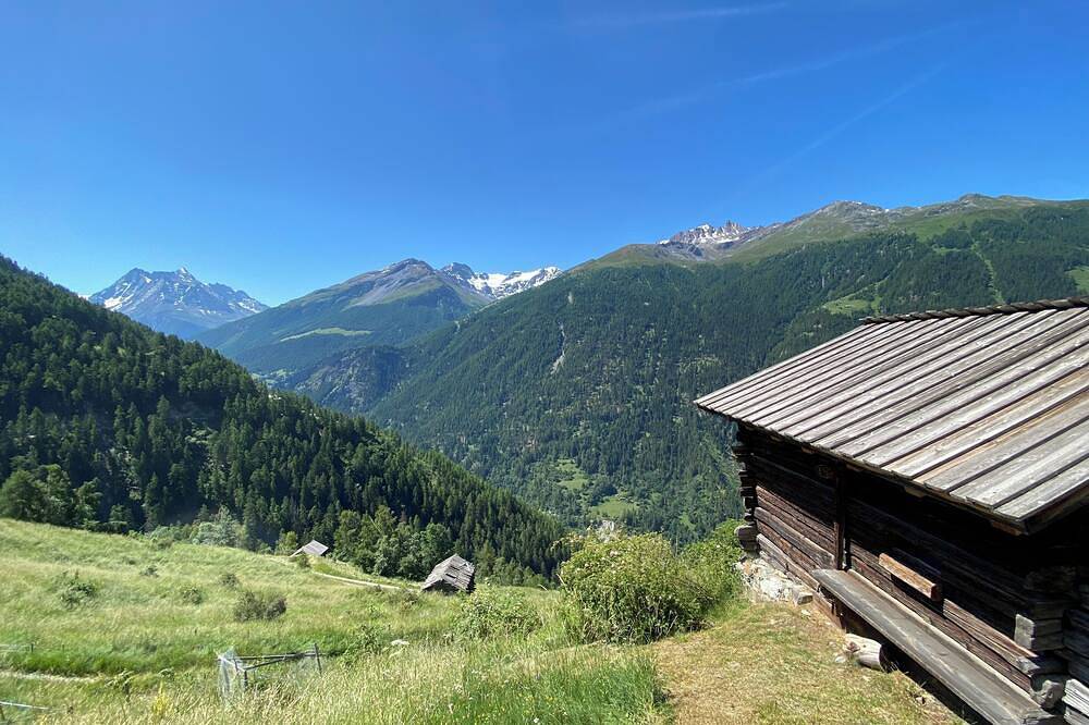 Grange Saralex 1600 m. Val d'Hérens, Valais, Suisse in Saint-Martin (VS), Alpes valaisannes