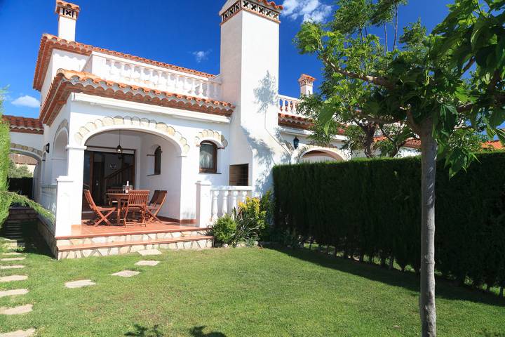 Ferienhaus für 7 Personen, mit Terrasse und Garten sowie Pool in Miami Platja - 3