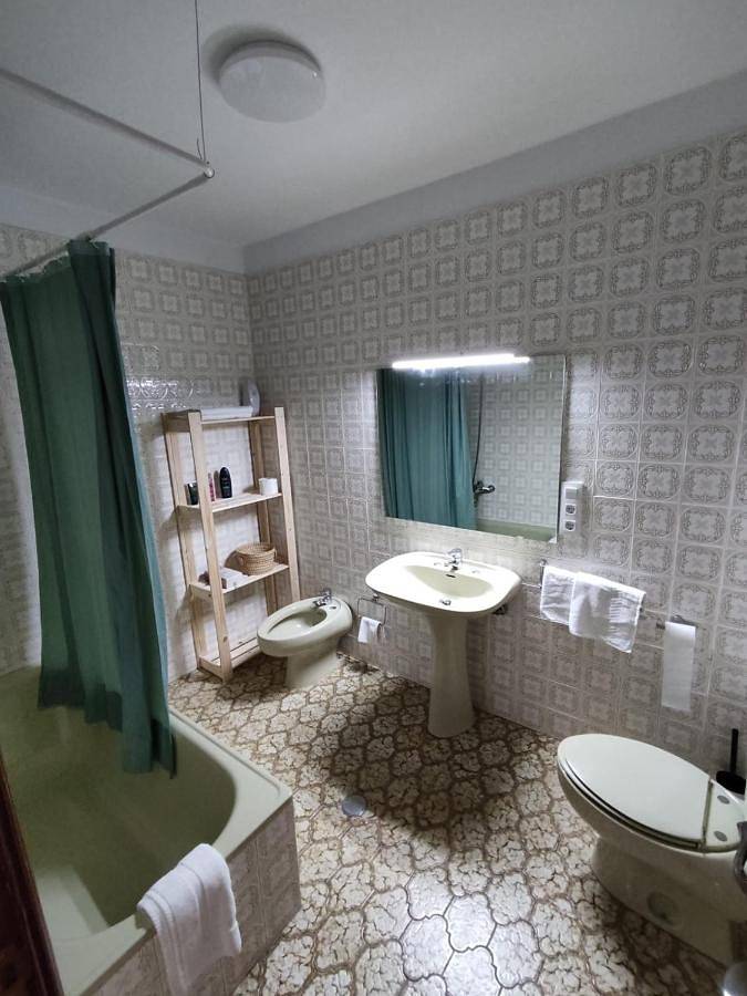 Apartamento inteiro, Acogedor piso en primera línea de mar- 8 huéspedes in Praia do Carreiro (A Guarda), A Guarda