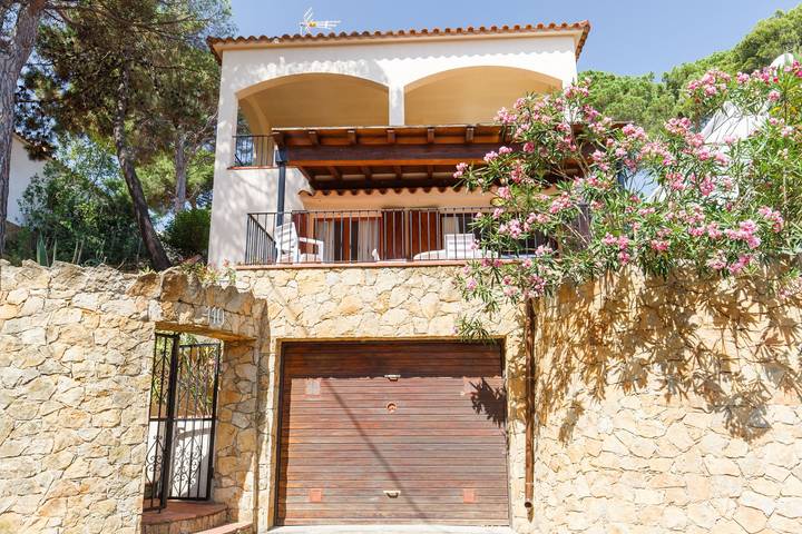 Bungalow für 5 Personen, mit Terrasse und Garten in Pals