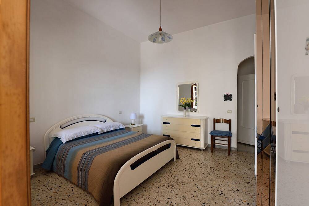 Comfortable bed and breakfast with private Parking in Tovere, Conca dei Marini