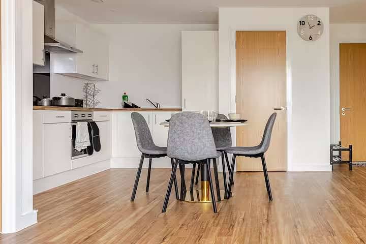 Ganze Ferienwohnung, Apartment - Sleeps 4 - Parking in Greater Manchester