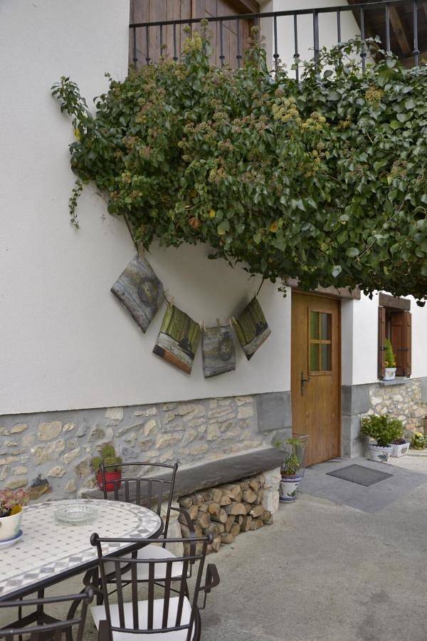 Casa de vacaciones para 12 personas, con vistas y jardín, Se admiten mascotas en Navarra - 3