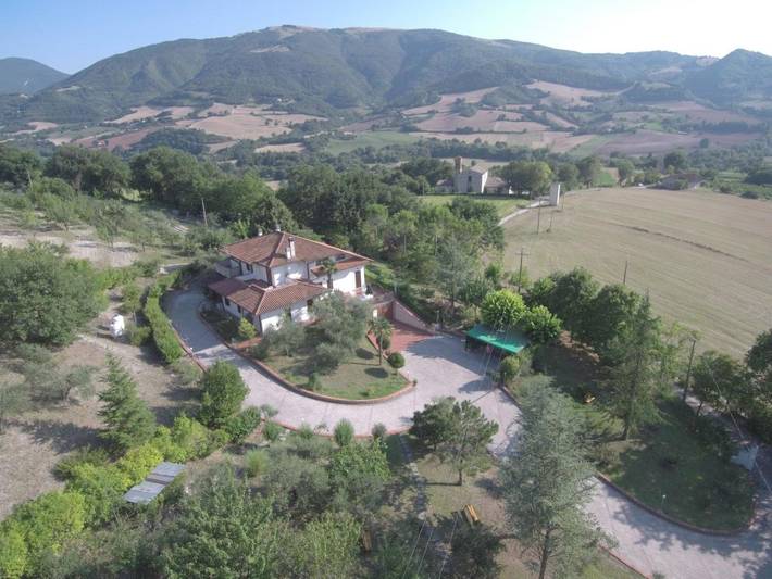 B&b per 3 persone, con Terrazza e Giardino nonché Panorama a Urbino