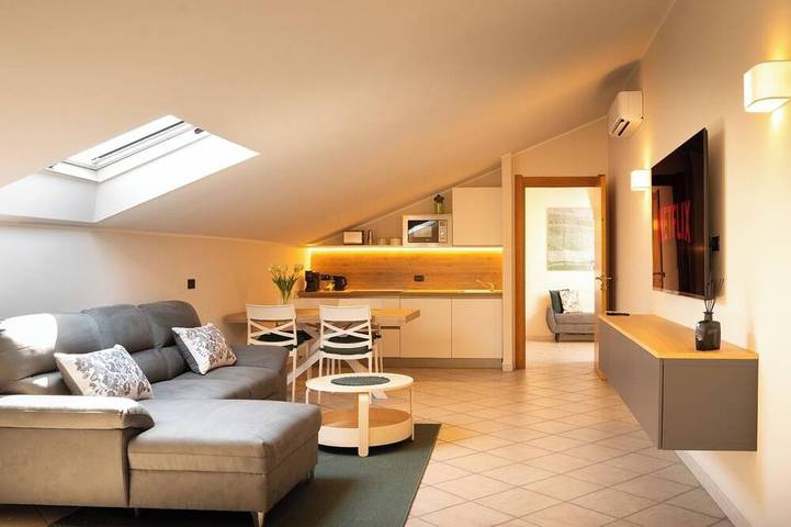 Ganze Wohnung, C8 Apartments: Verde Smeraldo 04 in Asti, Asti (Gemeinde)
