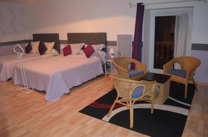 Chambre d’hôte pour 6 personnes, avec Terrasse ainsi que Jardin et Vue