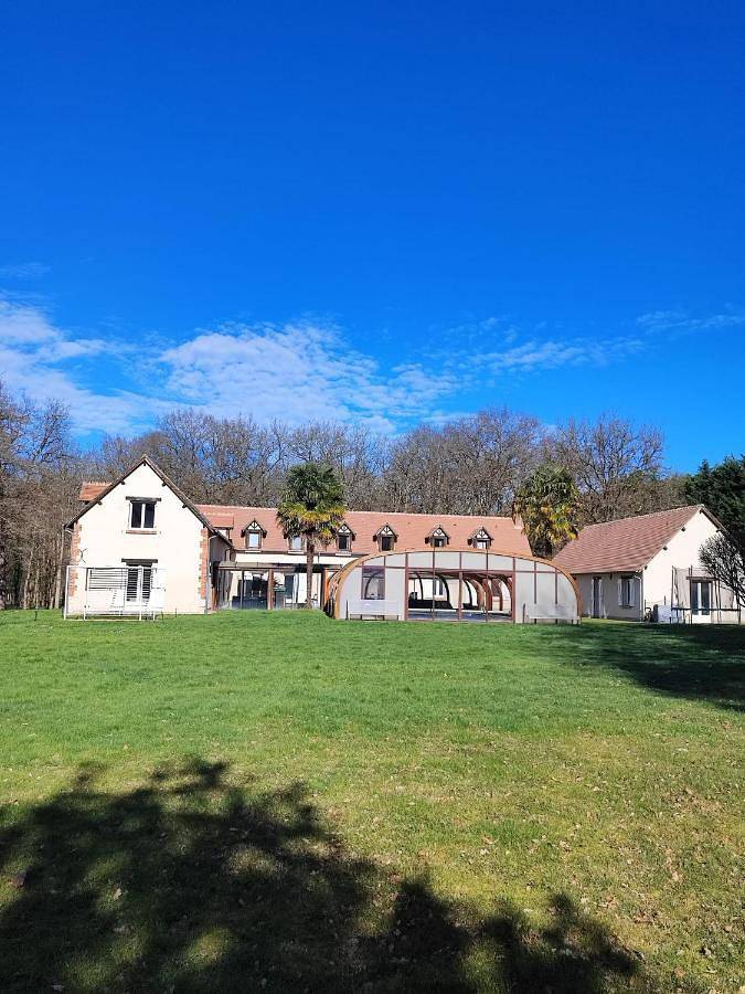 Maison d’hôte pour 2 personnes, avec Jacuzzi et Terrasse ainsi que Jardin et Piscine