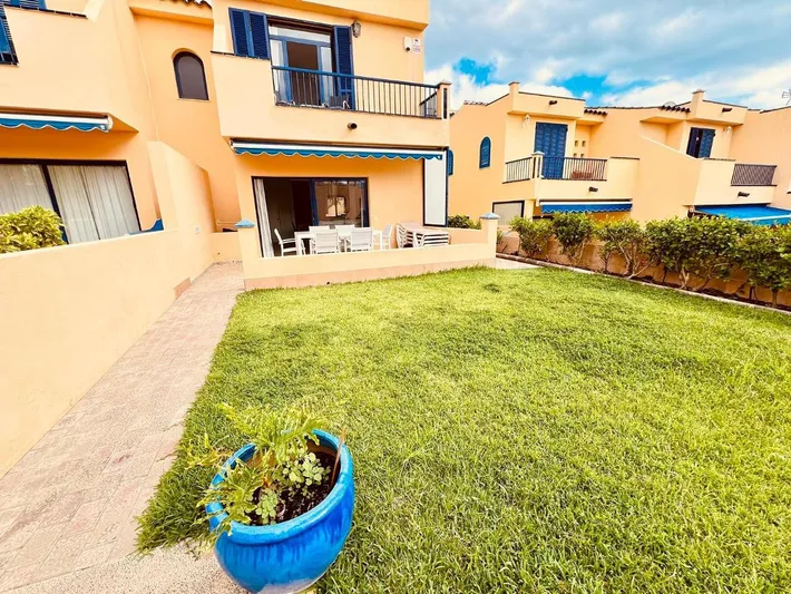 Chalet para 4 personas, con jardín y vistas además de piscina y piscina para niños - 1