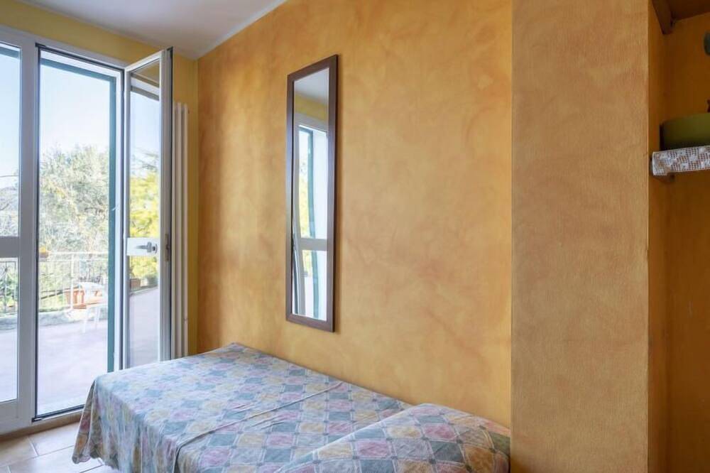 Lory House in Villa Viani (Pontedassio), Pontedassio