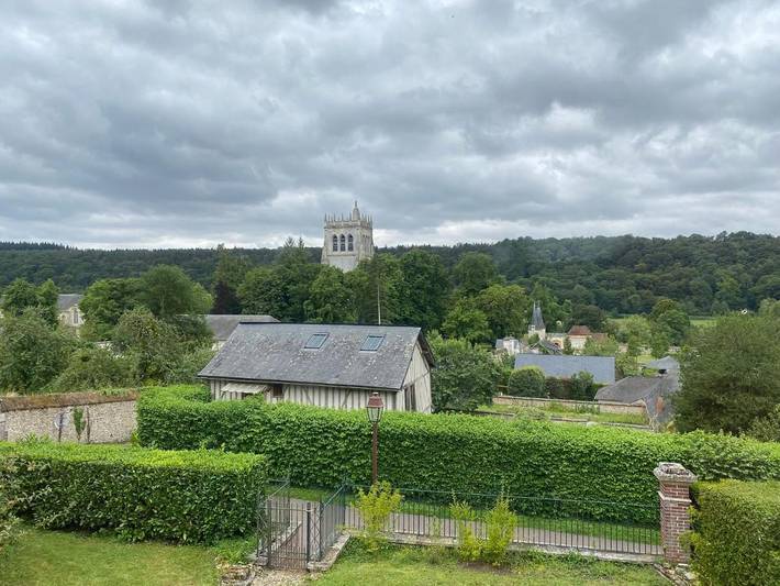 Gîte pour 6 personnes, avec vue ainsi que terrasse et jardin, animaux acceptés dans Abbaye Notre Dame Du Bec