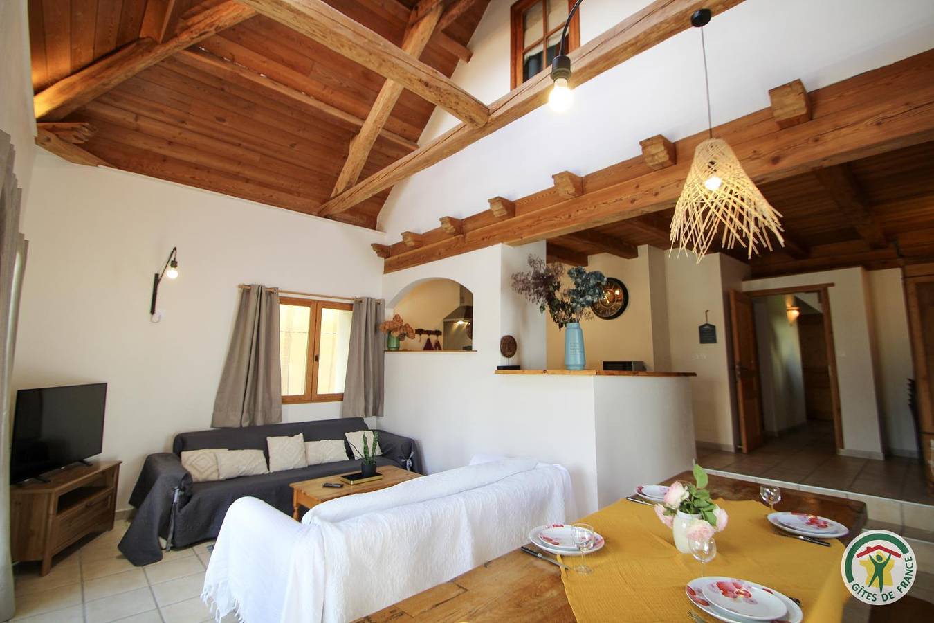 Les Roses Trémières in Le Sauze-du-Lac, Région de Gap