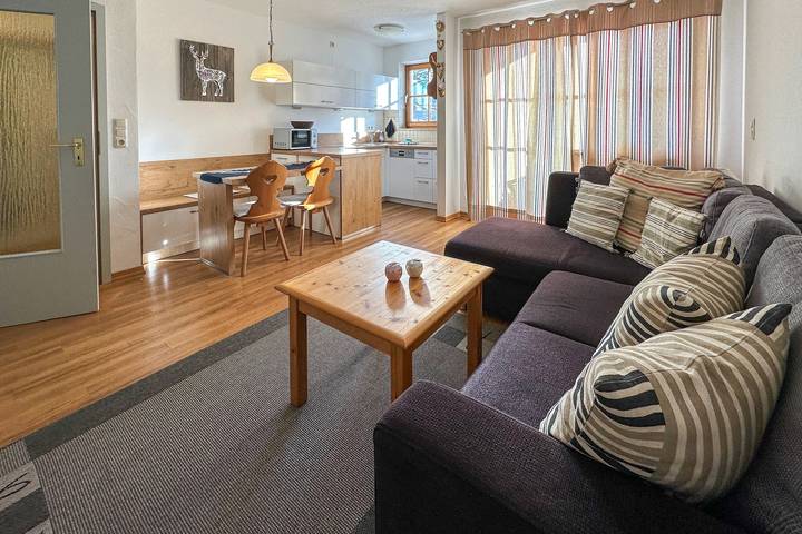 Ferienwohnung für 4 Personen, mit Garten und Balkon sowie Sauna in Chieming