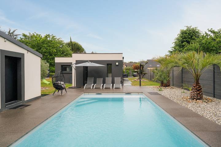 Holiday rental for 10 people, child-friendly in Bretagne
