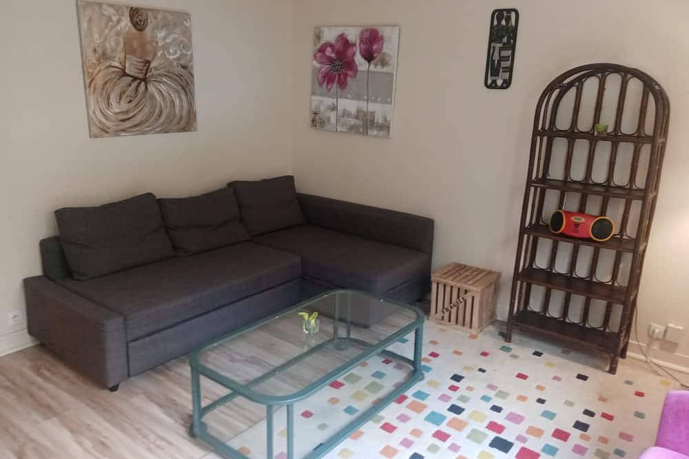 Entire apartment, Studio Cosy Terrasse et Parking en Sous sol Face Parc des Expositions in Vanves, Hauts-de-Seine