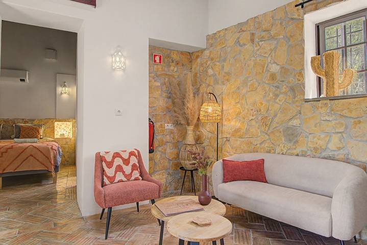 Vakantiehuis 'Casa Ferrobo - Samantha' met gedeeld zwembad, wifi en airconditioning in Faro District