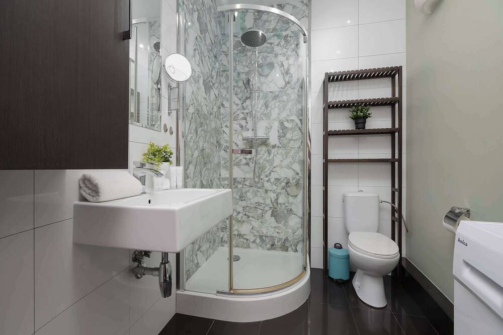 Entire apartment, Cosy Studio with Garden | Parking | Fan in Warsaw, Masovia