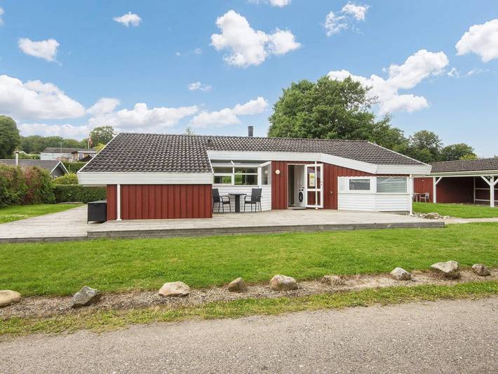 Ferienhaus für 6 Personen, mit Whirlpool und Garten sowie Terrasse und Sauna, kinderfreundlich in Binderup Strand