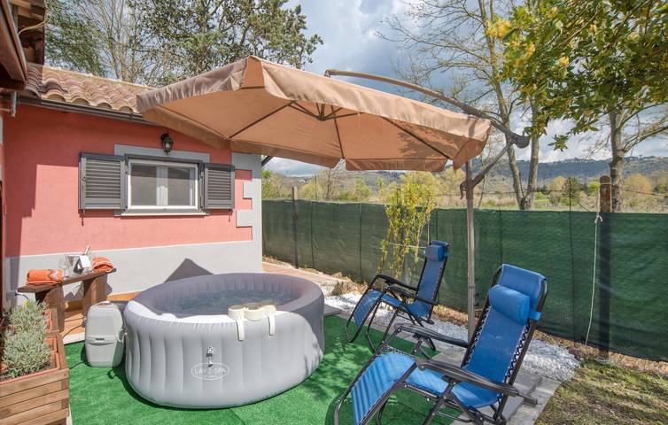 Apartamento moderno con piscina y terraza a 1,5 km del centro de Le Mosse in Le Mosse, Montefiascone