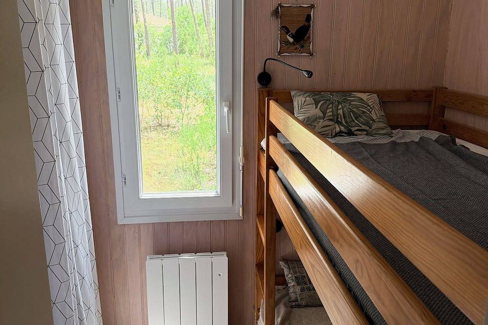 Appartement entier, Chalet Mavalear naturiste La Jenny - 4 personnes in Le Porge, Parc naturel régional du Médoc