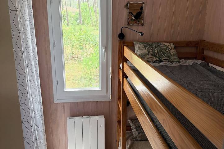 Appartement entier, Chalet Mavalear naturiste La Jenny - 4 personnes in Le Porge, Parc naturel régional du Médoc