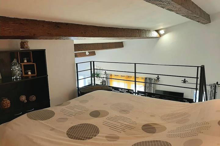 Location de vacances pour 4 personnes, avec jardin à Gilette - 2