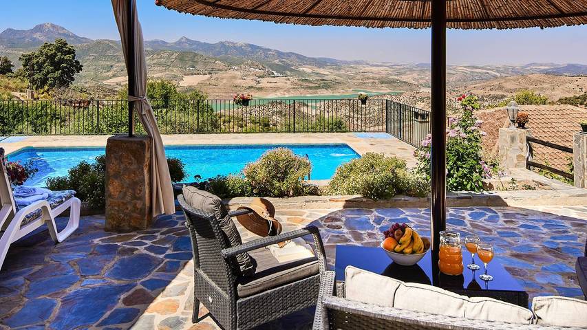 Casa rural para 6 personas, con balcón/terraza en El Gastor