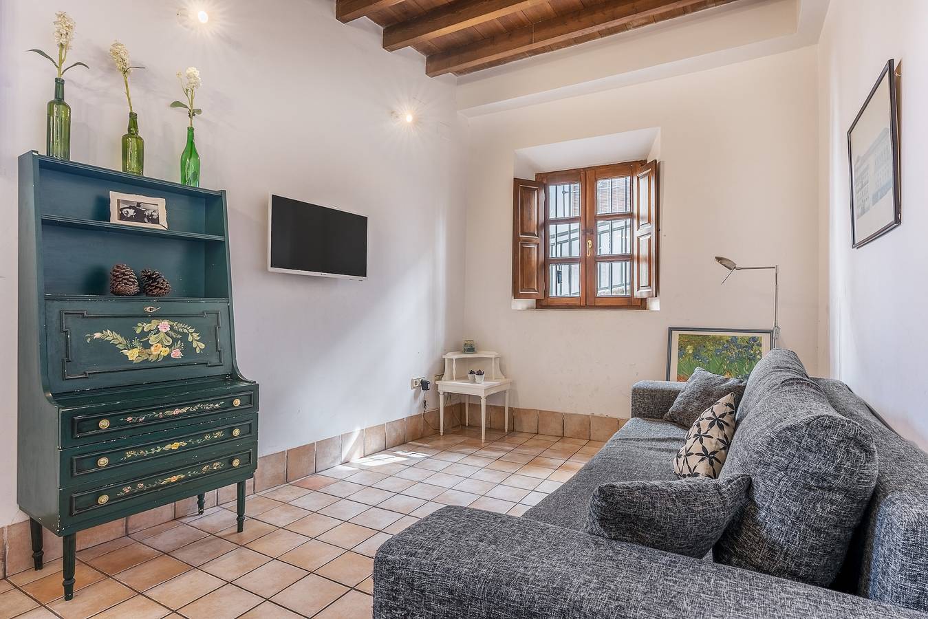 Apartamento entero, 'Apartment Elvira Street with Wifi' con Aire Acondicionado in Centro-Sagrario, Granada