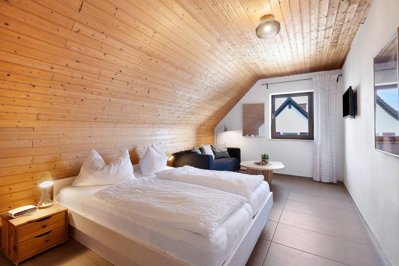 Ganze Wohnung, Ferienwohnung Ausguck Ohne Balkon" mit Seeblick, Gemeinschaftsterrasse und Wi-Fi in Moos, Untersee