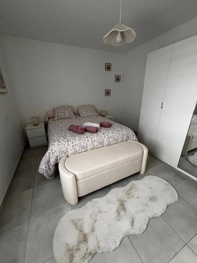 Location de vacances pour 2 personnes, avec Terrasse et Jardin à Saint-Georges-des-Coteaux