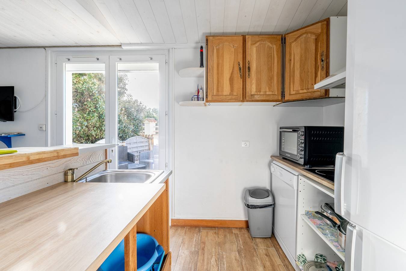 Entire apartment, Apartment 'Appartement 10 Pers À 50m Plage' with Private Terrace, Private Garden and Wi-Fi in Barbâtre, Noirmoutier