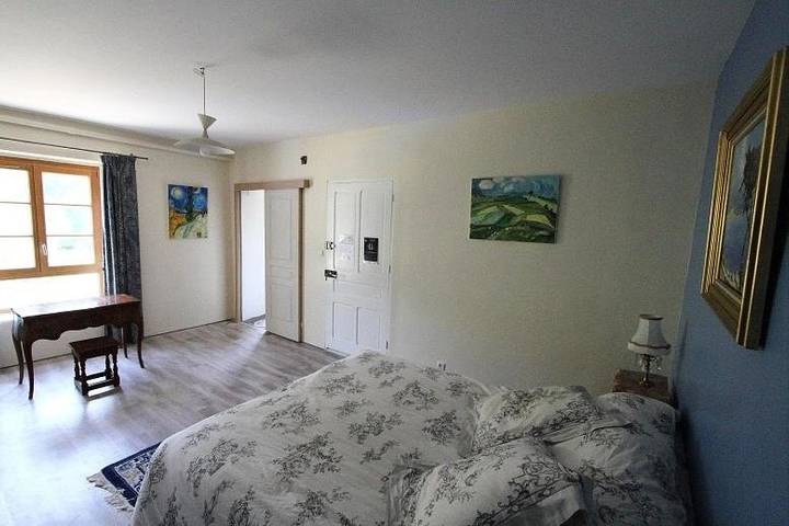 Location de vacances pour 3 personnes, avec jardin ainsi que vue et piscine, animaux acceptés à Ambillou - 2