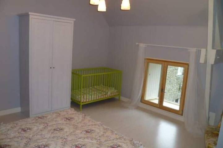 Gîte pour 7 personnes, avec terrasse et jardin à La Rochelle-Normande - 4